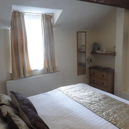 Apartment Crompton House